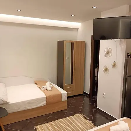 Alexander Apartment's アパート