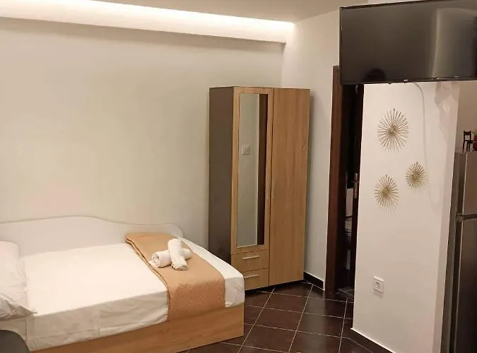 Alexander Apartment's アパート